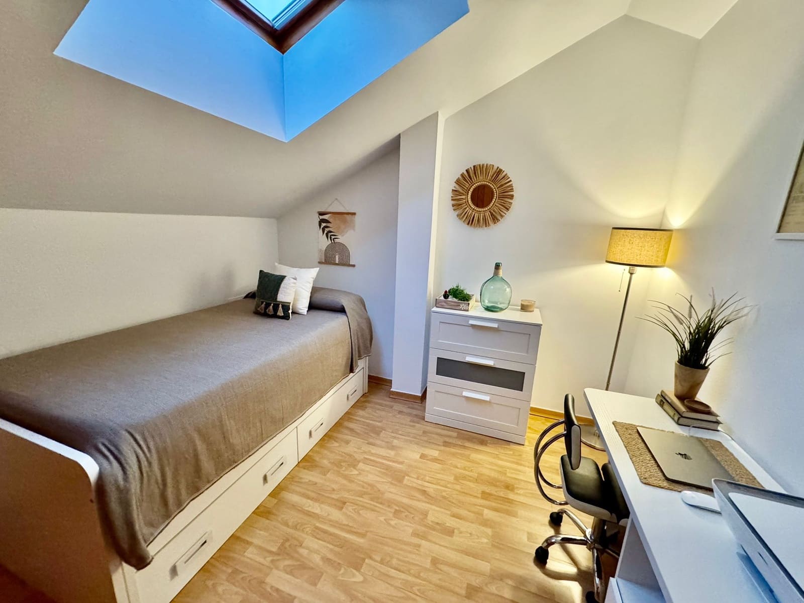 2 bedroom Penthouse for sale in Fuengirola with pool garage - € 340,000 (Ref: 9646108)