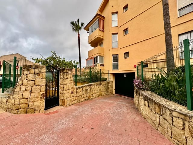 2 bedroom Penthouse for sale in Los Pacos, Fuengirola with pool garage - € 340,000 (Ref: 9646108)