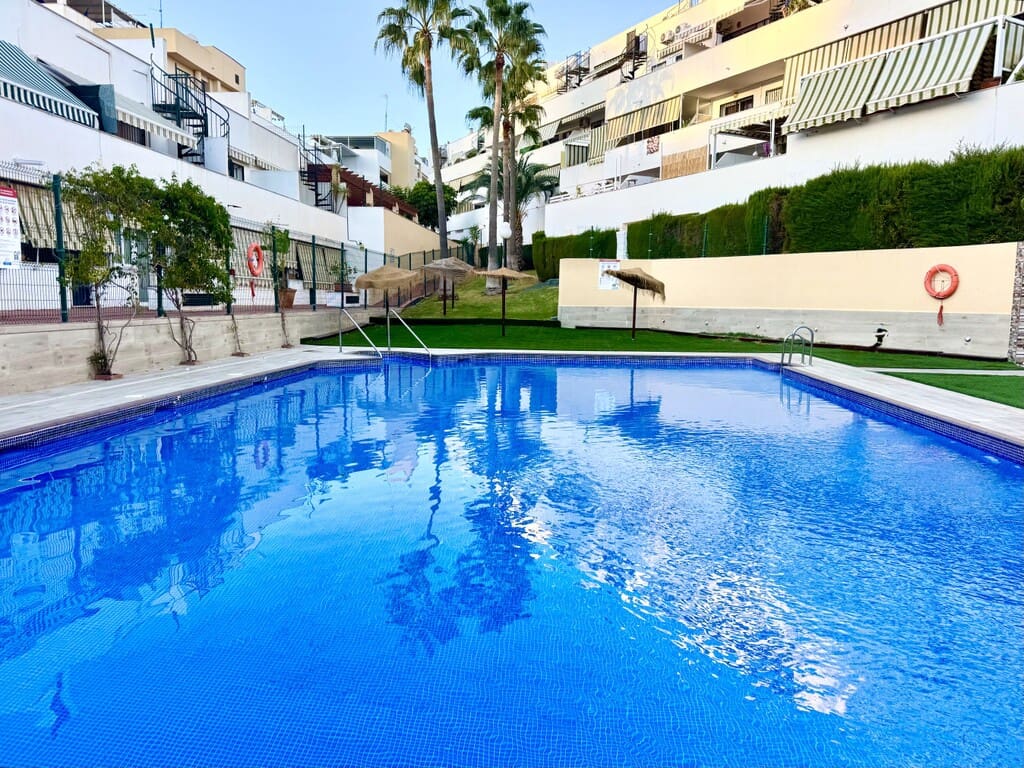 3 bedroom Apartment for sale in Torrequebrada with pool garage - € 349,000 (Ref: 10151078)