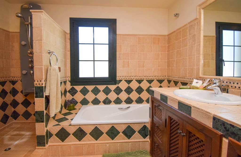 5 soverom Villa til salgs i Antequera med svømmebasseng garasje - € 1 690 000 (Ref: 8917745)