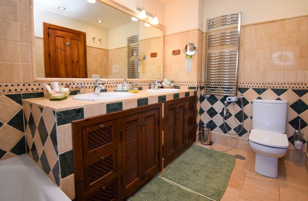 5 soverom Villa til salgs i Antequera med svømmebasseng garasje - € 1 690 000 (Ref: 8917745)