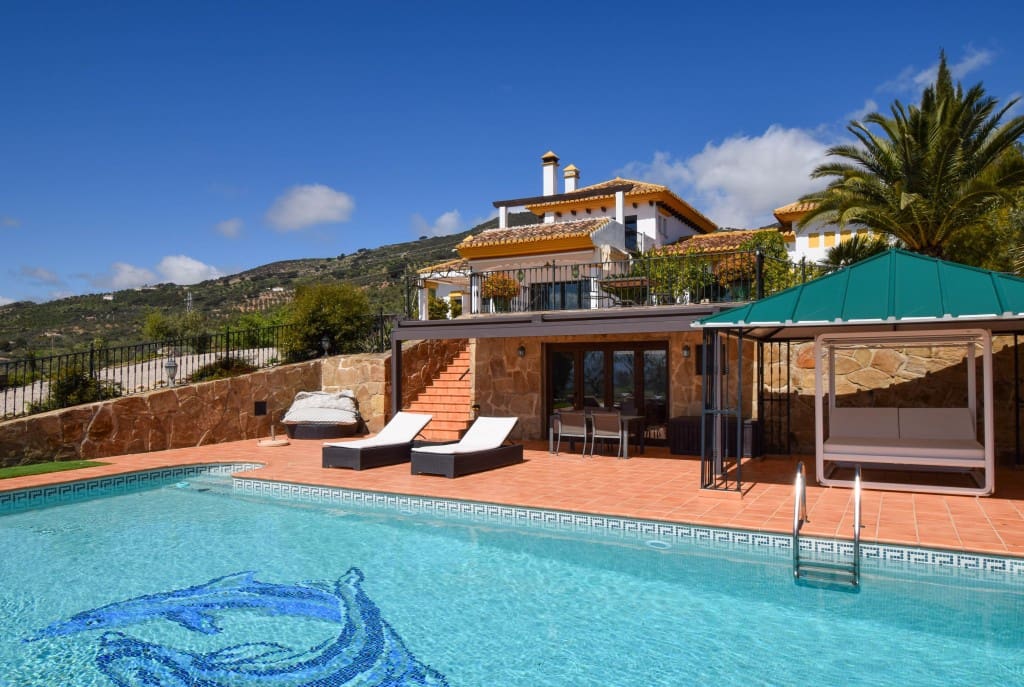 5 soverom Villa til salgs i Antequera med svømmebasseng garasje - € 1 690 000 (Ref: 8917745)