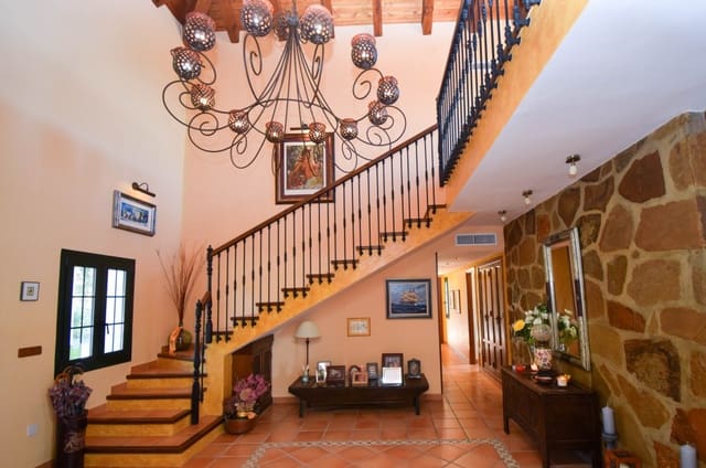 5 chambre Villa/Maison à vendre à Antequera avec piscine garage - 1 690 000 € (Ref: 8917745)