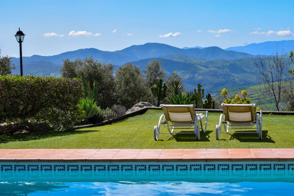 5 soverom Villa til salgs i Antequera med svømmebasseng garasje - € 1 690 000 (Ref: 8917745)