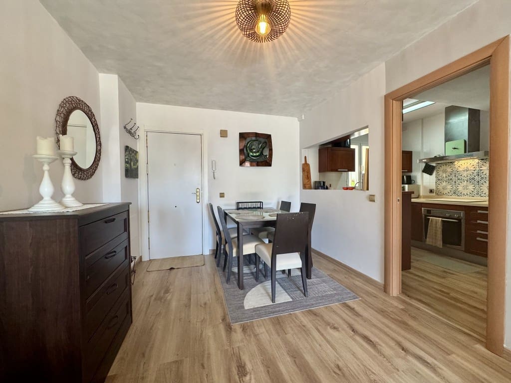 2 bedroom Apartment for sale in Torrequebrada with pool garage - € 360,000 (Ref: 9095098)