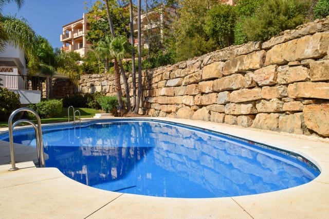 2 soverom Penthouse til salgs i Torrequebrada, Benalmádena med svømmebasseng garasje - € 389 000 (Ref: 9242804)