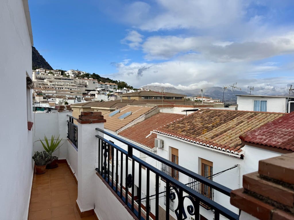 3 makuuhuone Huoneisto myytävänä paikassa Alora - 235 000 € (Ref: 9426858)