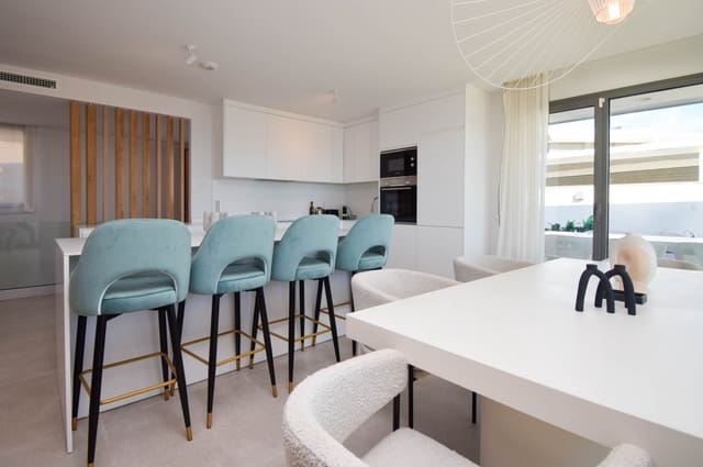 3 sovrum Semi-fristående Villa till salu i Mijas Costa, Mijas med pool garage - 1 295 000 € (Ref: 9471112)