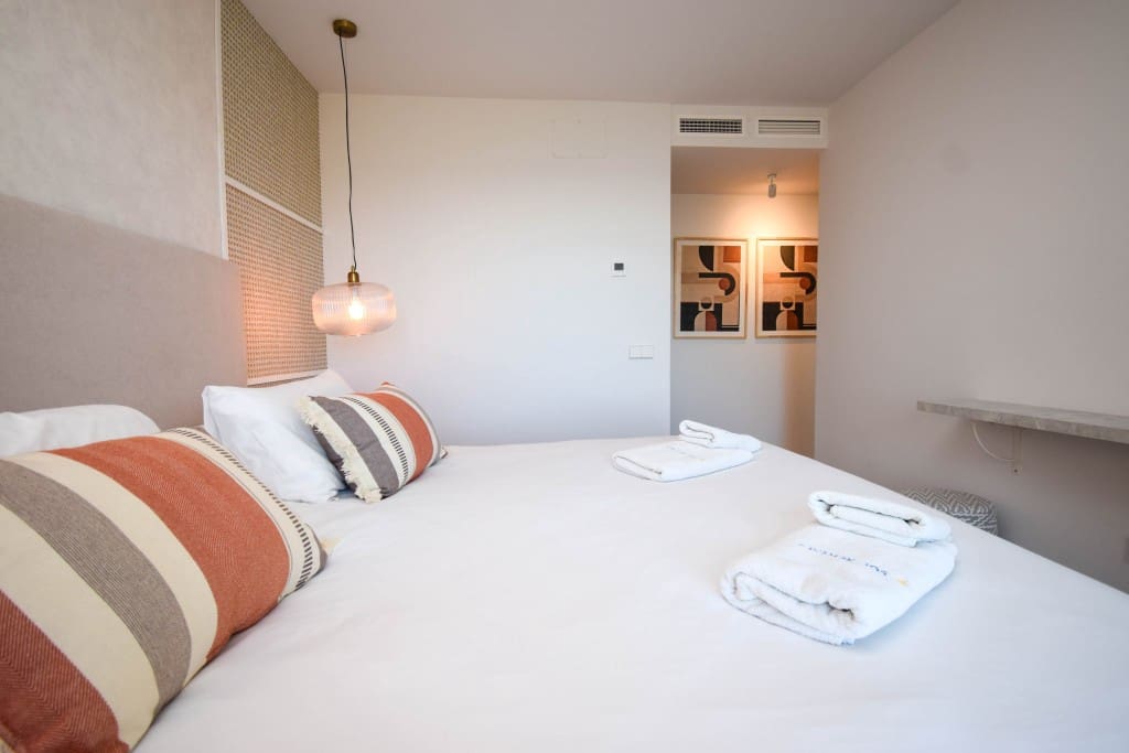 3 sovrum Semi-fristående Villa till salu i Mijas Costa med pool garage - 1 295 000 € (Ref: 9471112)