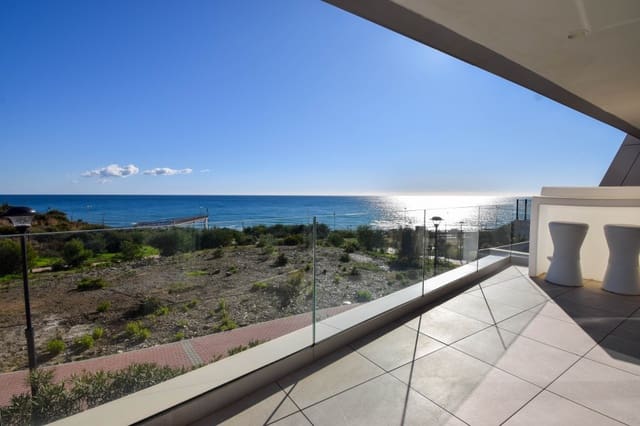 3 sovrum Semi-fristående Villa till salu i Mijas Costa, Mijas med pool garage - 1 295 000 € (Ref: 9471112)