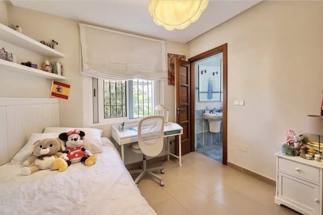 3 quarto Moradia para venda em Fuengirola com piscina garagem - 599 990 € (Ref: 9585335)