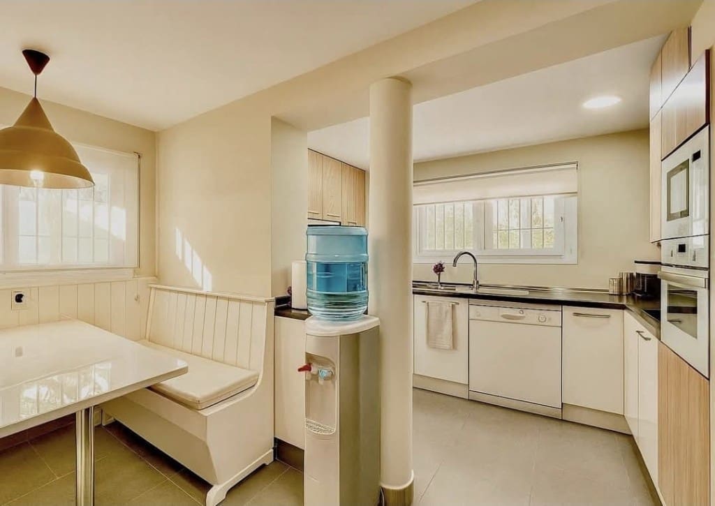 3 bedroom Villa for sale in Fuengirola with pool garage - € 599,990 (Ref: 9585335)