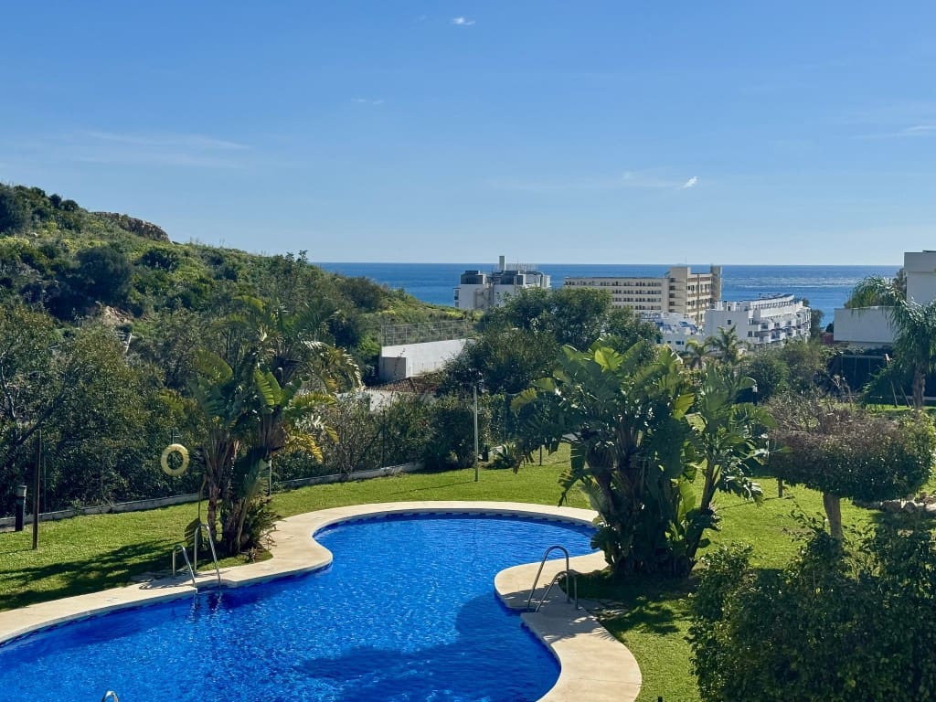 1 soveværelse Lejlighed til salg i Torrequebrada med swimmingpool garage - € 275.000 (Ref: 9610788)