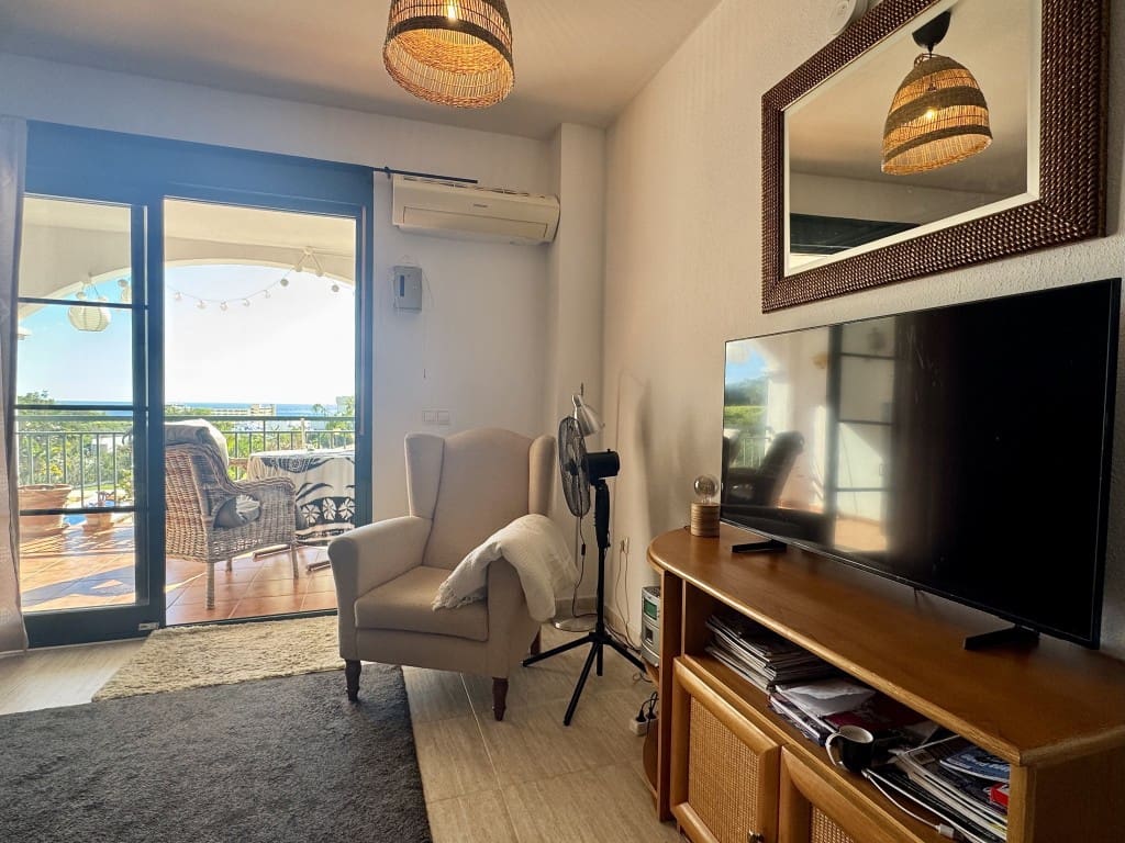 1 soveværelse Lejlighed til salg i Torrequebrada med swimmingpool garage - € 275.000 (Ref: 9610788)