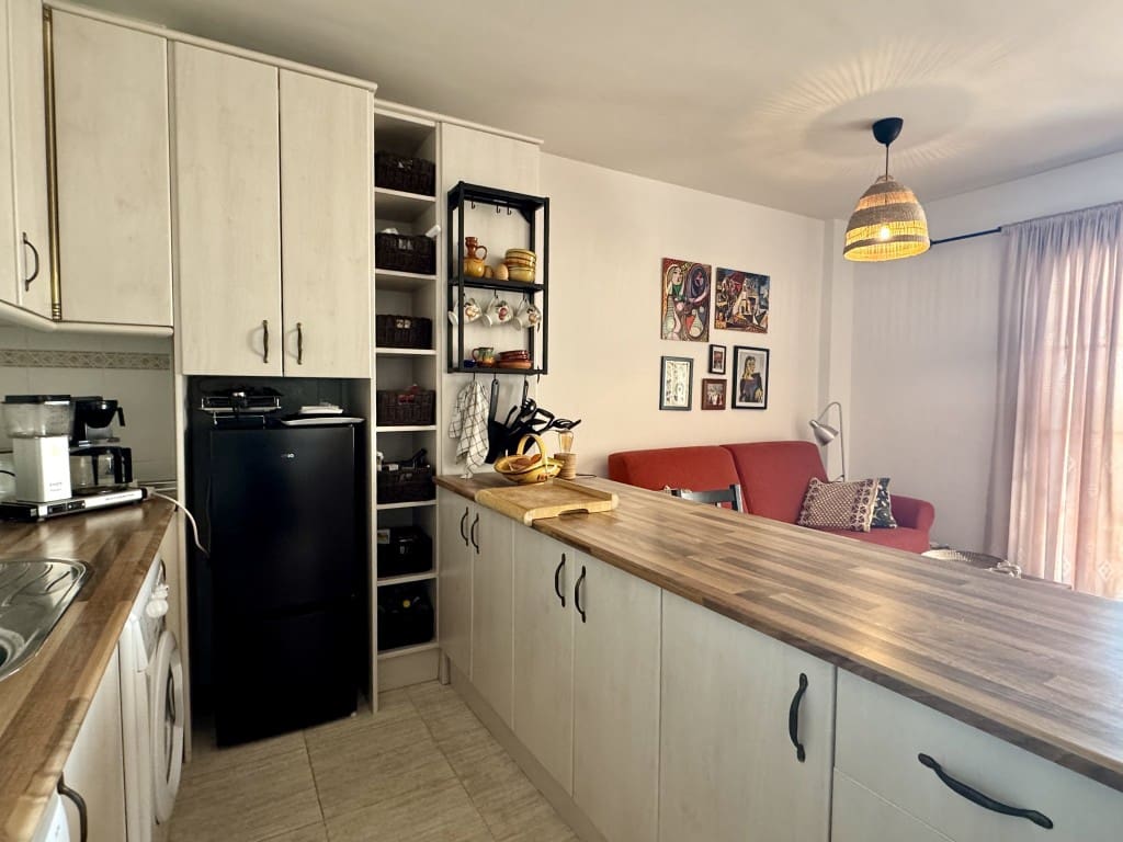 1 soveværelse Lejlighed til salg i Torrequebrada med swimmingpool garage - € 275.000 (Ref: 9610788)