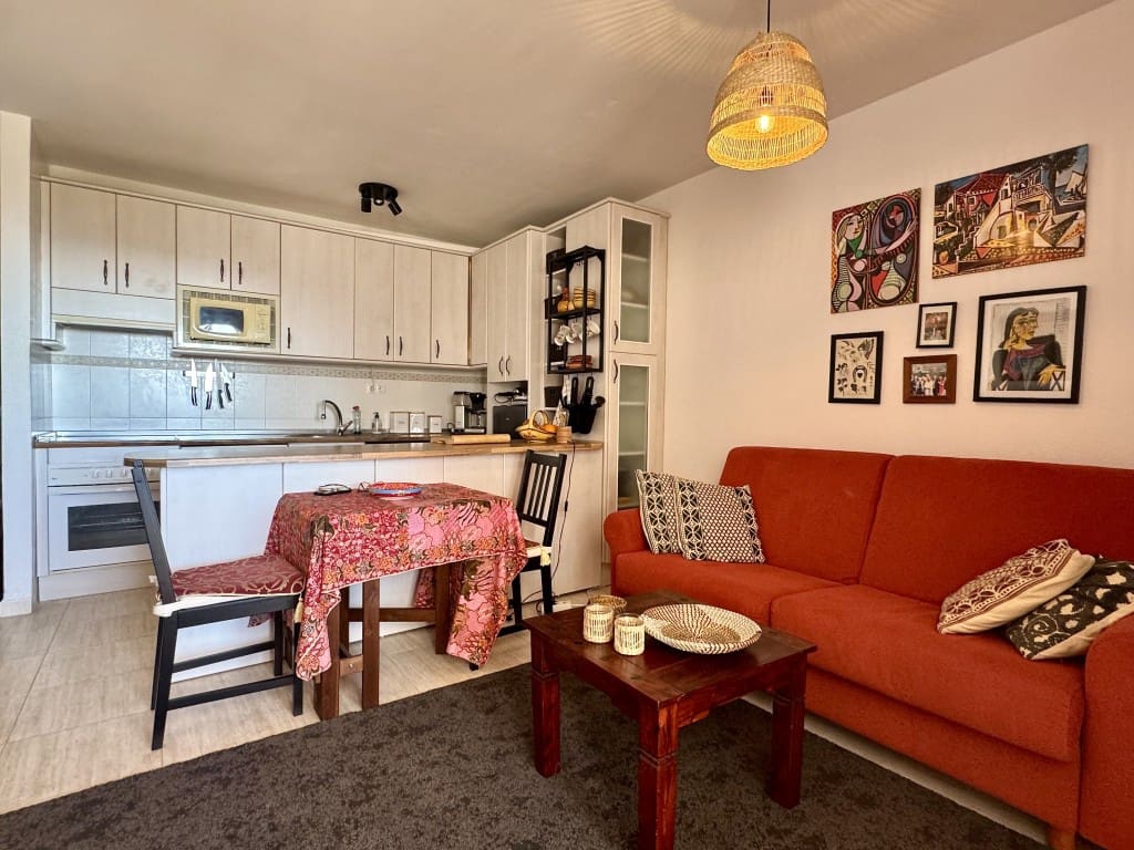 1 soveværelse Lejlighed til salg i Torrequebrada med swimmingpool garage - € 275.000 (Ref: 9610788)