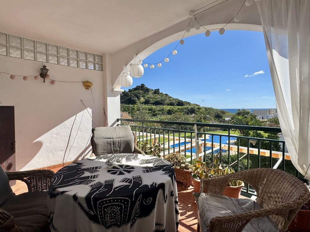 1 soveværelse Lejlighed til salg i Torrequebrada med swimmingpool garage - € 275.000 (Ref: 9610788)