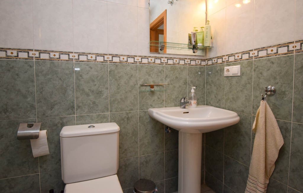 1 bedroom Apartment for sale in Torrequebrada with pool garage - € 275,000 (Ref: 9610788)