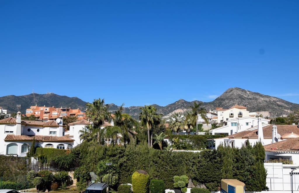 1 bedroom Apartment for sale in Torrequebrada with pool garage - € 275,000 (Ref: 9610788)