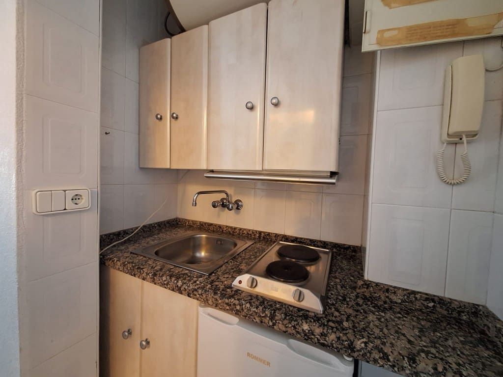 1 bedroom Studio for sale in Calahonda with pool - € 190,000 (Ref: 9735276)