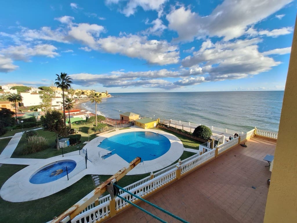 1 bedroom Studio for sale in Calahonda with pool - € 190,000 (Ref: 9735276)