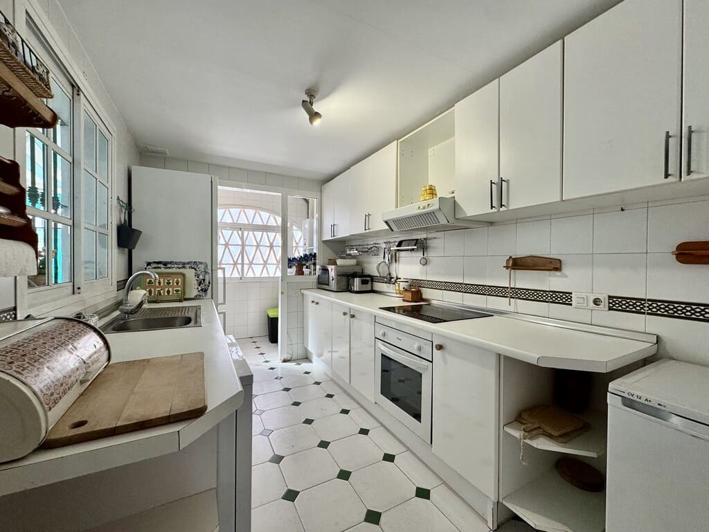 Pareado de 5 habitaciones en Fuengirola en venta con piscina - 490.000 € (Ref: 9738044)