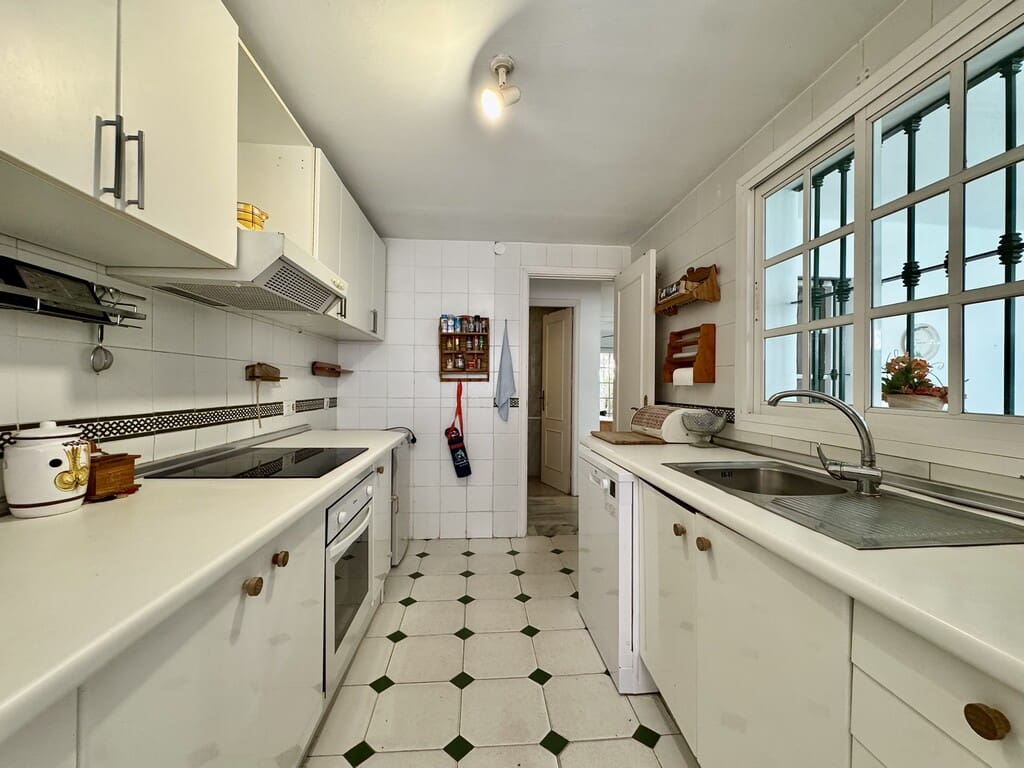 Pareado de 5 habitaciones en Fuengirola en venta con piscina - 490.000 € (Ref: 9738044)