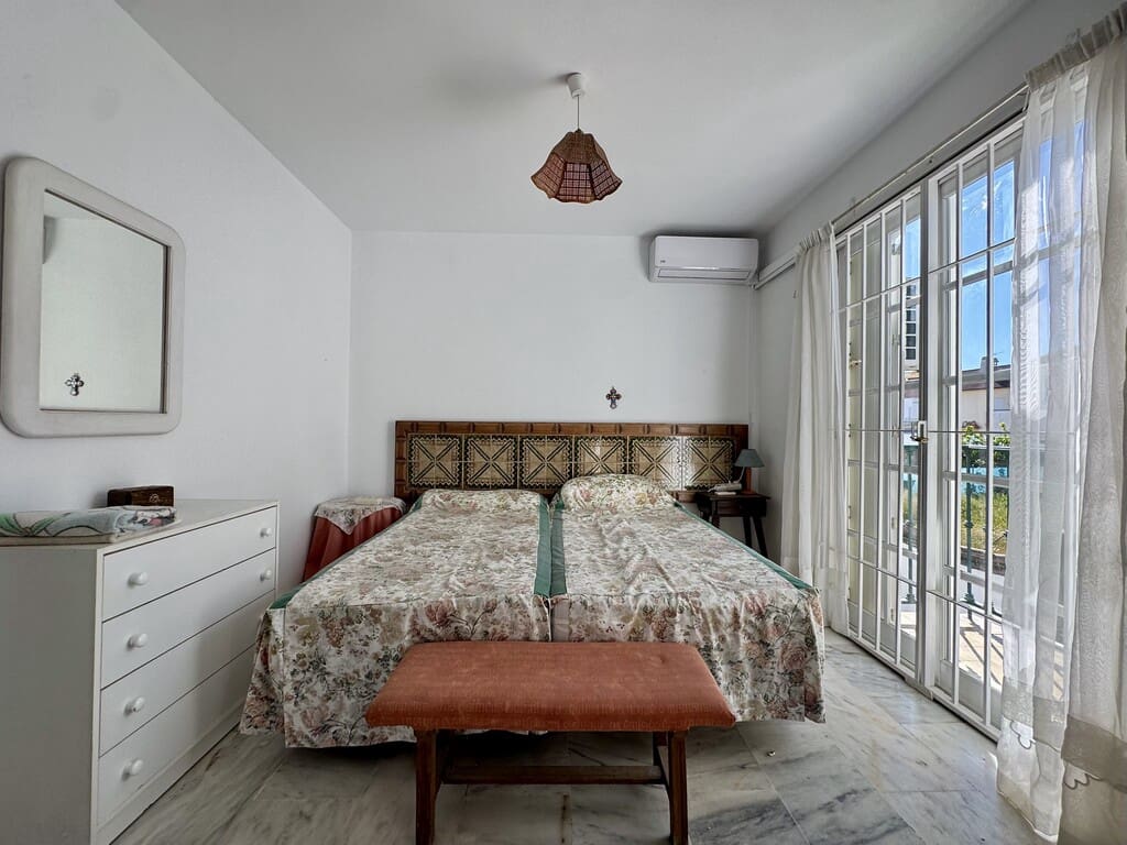 Pareado de 5 habitaciones en Fuengirola en venta con piscina - 490.000 € (Ref: 9738044)