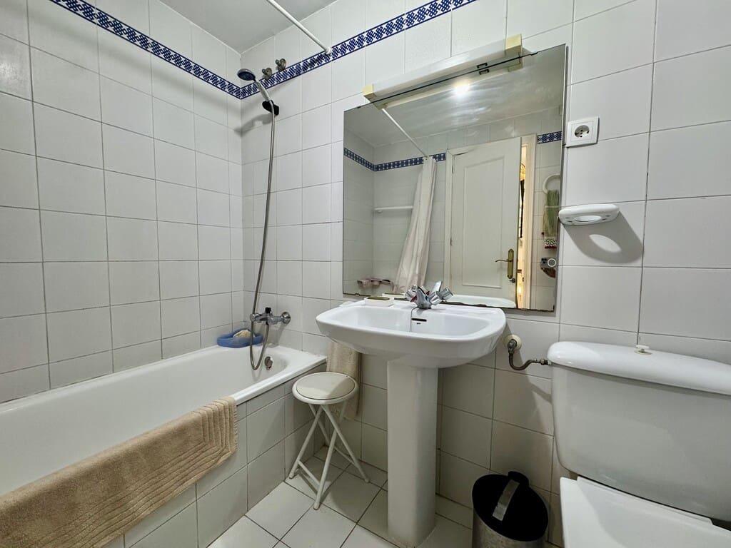 Pareado de 5 habitaciones en Fuengirola en venta con piscina - 490.000 € (Ref: 9738044)