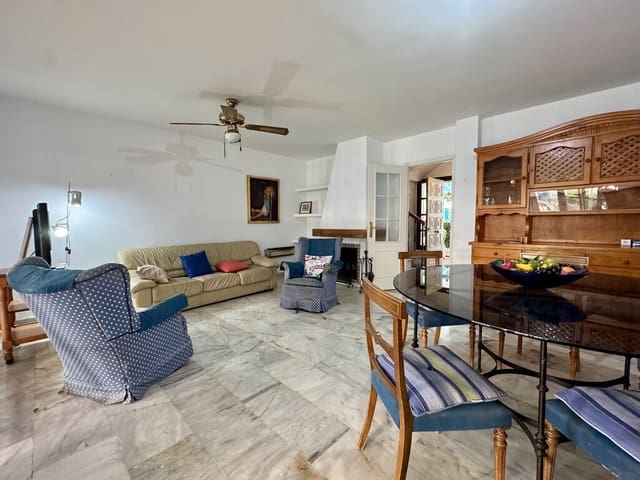 Pareado de 5 habitaciones en Fuengirola en venta con piscina - 490.000 € (Ref: 9738044)