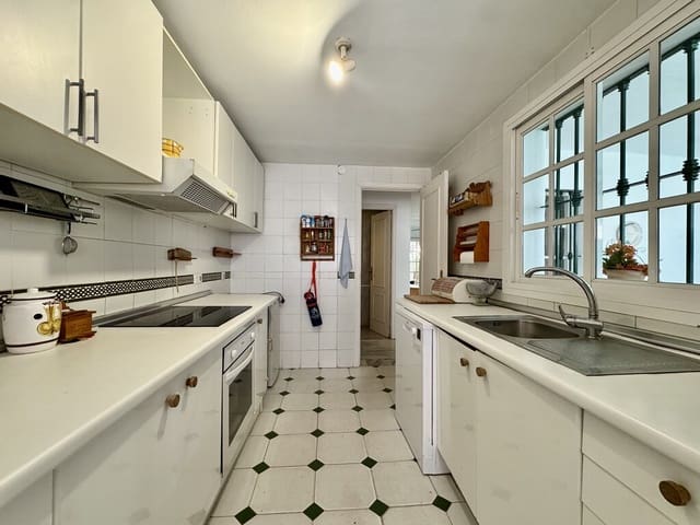 Pareado de 5 habitaciones en Fuengirola en venta con piscina - 490.000 € (Ref: 9738044)