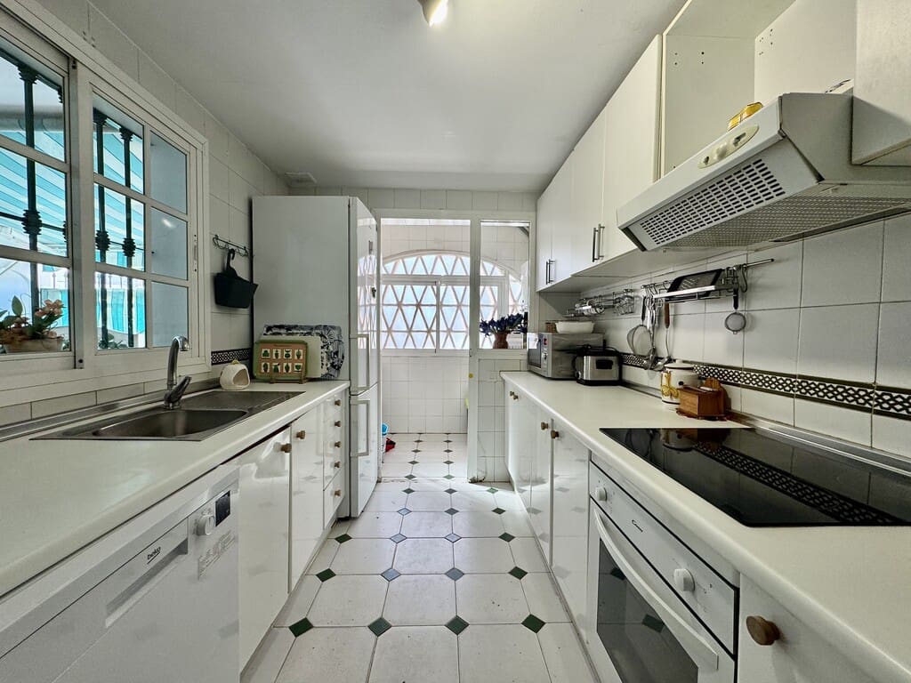 Pareado de 5 habitaciones en Fuengirola en venta con piscina - 490.000 € (Ref: 9738044)