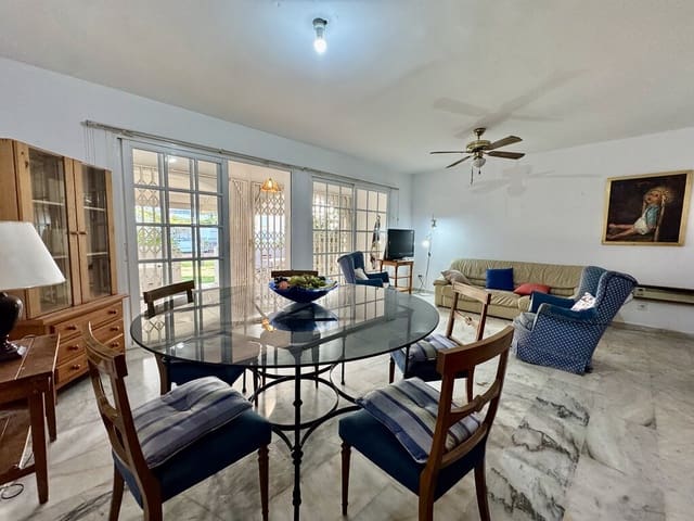 Pareado de 5 habitaciones en Fuengirola en venta con piscina - 490.000 € (Ref: 9738044)