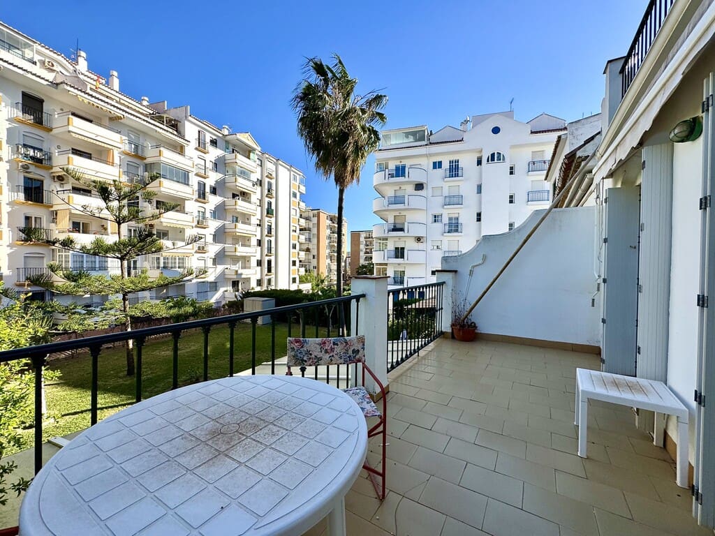 Pareado de 5 habitaciones en Fuengirola en venta con piscina - 490.000 € (Ref: 9738044)