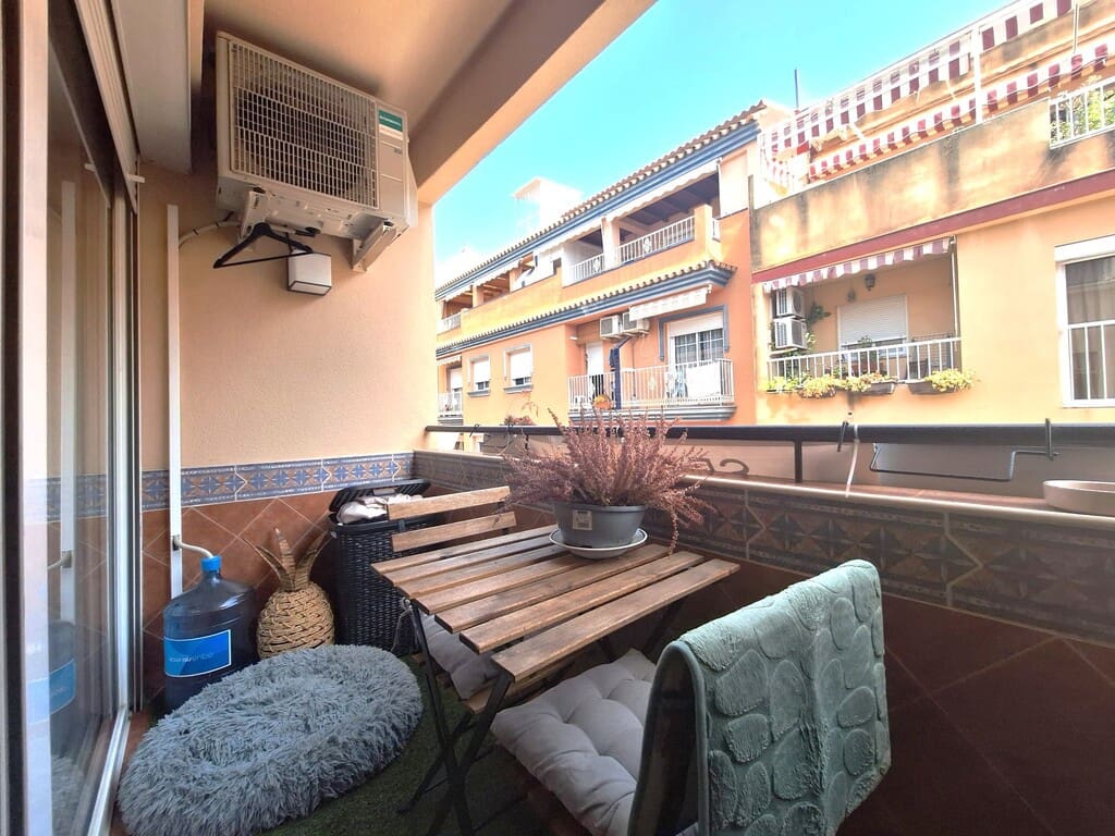 3 soveværelse Lejlighed til salg i Mijas Costa med garage - € 269.000 (Ref: 9770343)