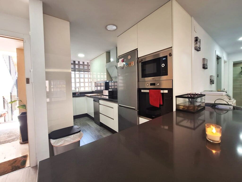 3 soveværelse Lejlighed til salg i Mijas Costa med garage - € 269.000 (Ref: 9770343)