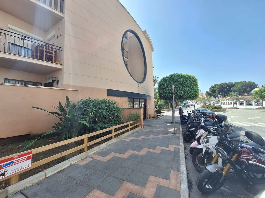 3 soveværelse Lejlighed til salg i Mijas Costa med garage - € 269.000 (Ref: 9770343)