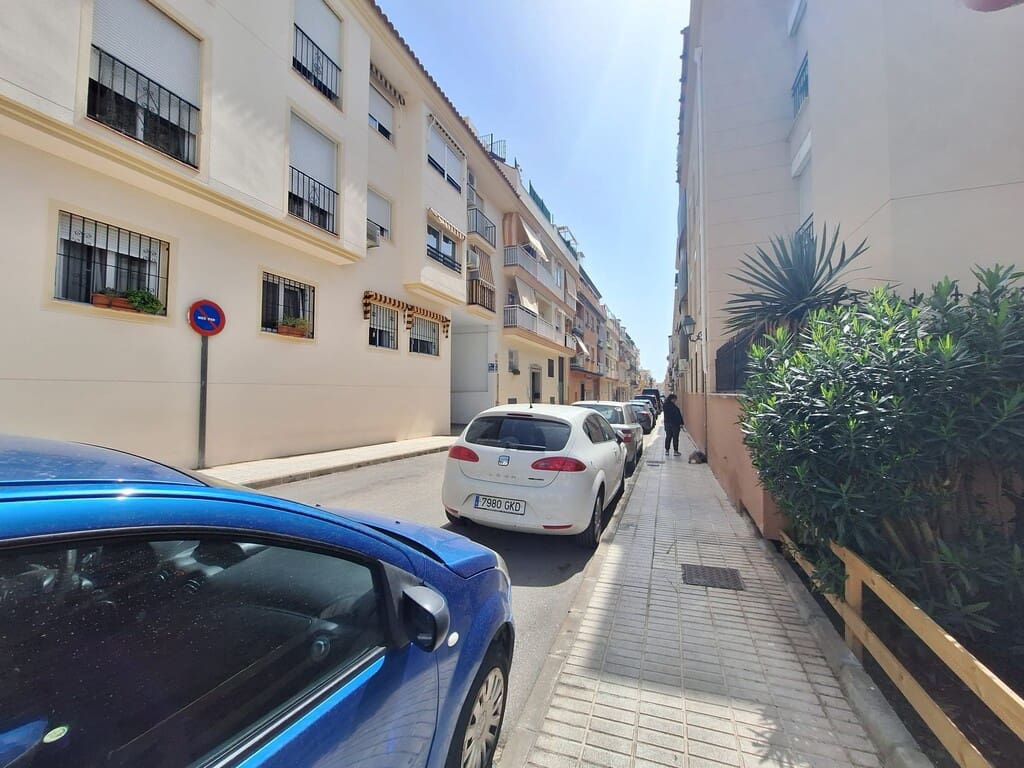 3 soveværelse Lejlighed til salg i Mijas Costa med garage - € 269.000 (Ref: 9770343)