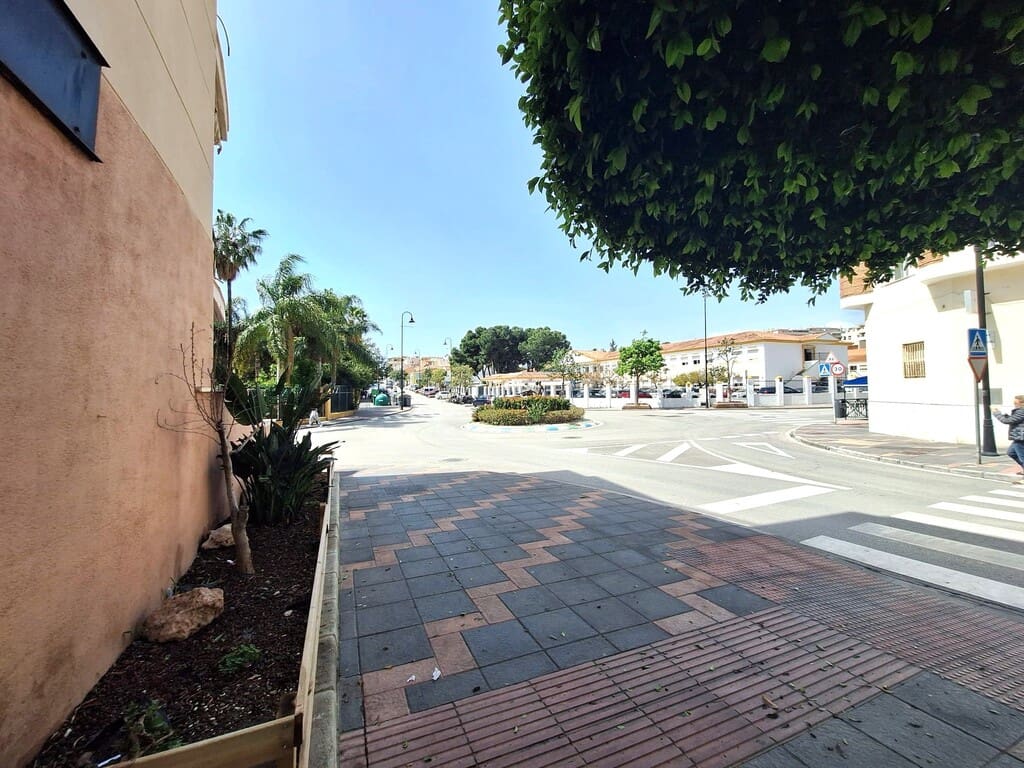 3 soveværelse Lejlighed til salg i Mijas Costa med garage - € 269.000 (Ref: 9770343)