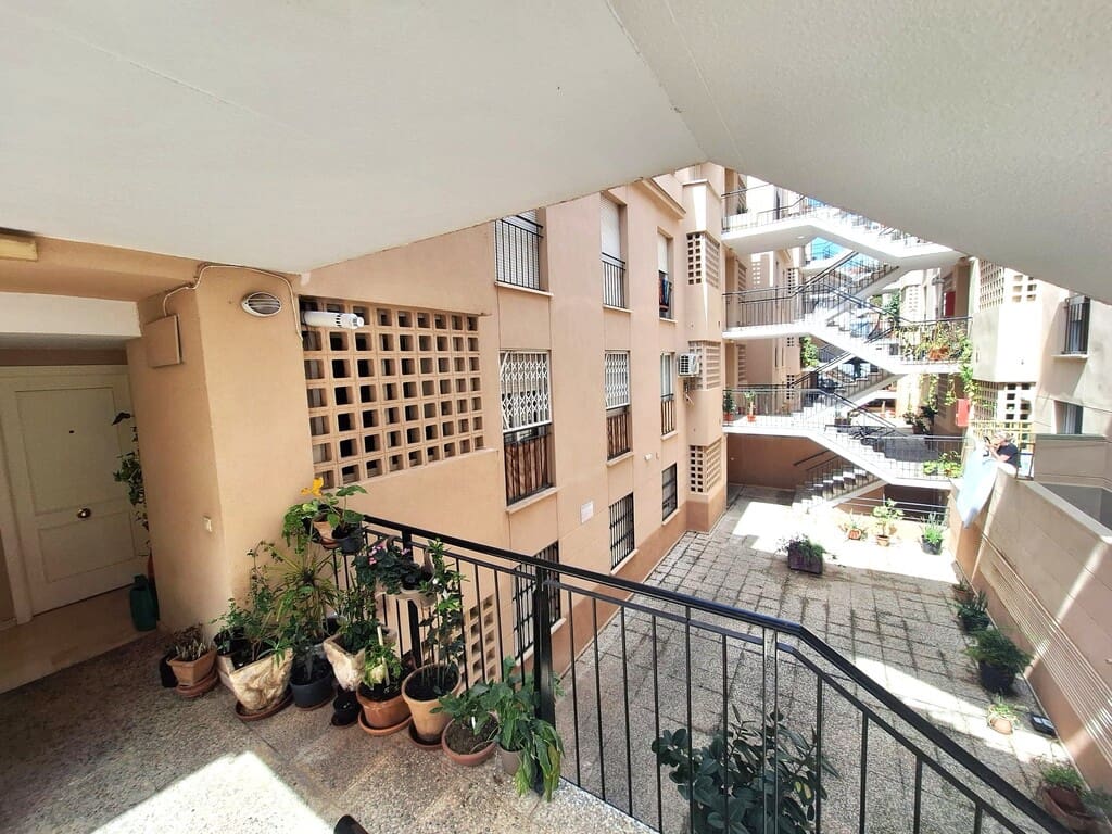 3 soveværelse Lejlighed til salg i Mijas Costa med garage - € 269.000 (Ref: 9770343)