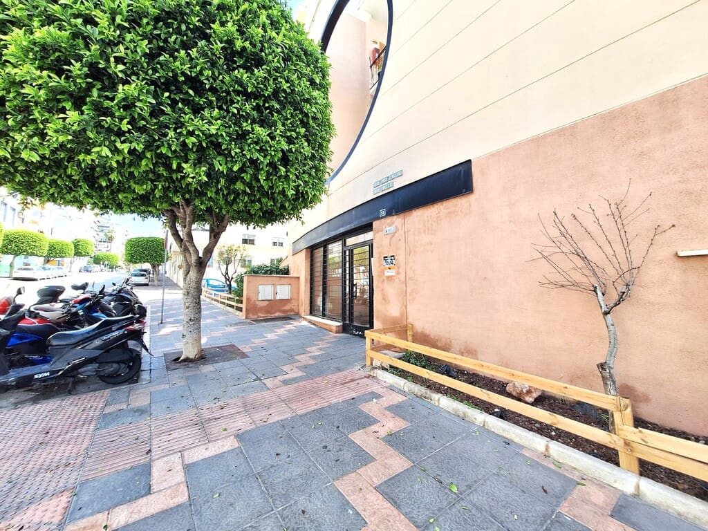 3 soveværelse Lejlighed til salg i Mijas Costa med garage - € 269.000 (Ref: 9770343)