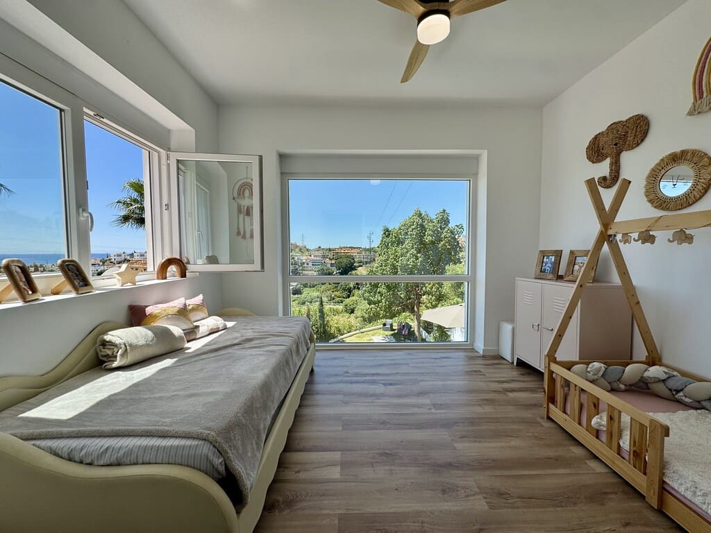 3 bedroom Villa for sale in Riviera del Sol with pool garage - € 1,280,000 (Ref: 9777757)