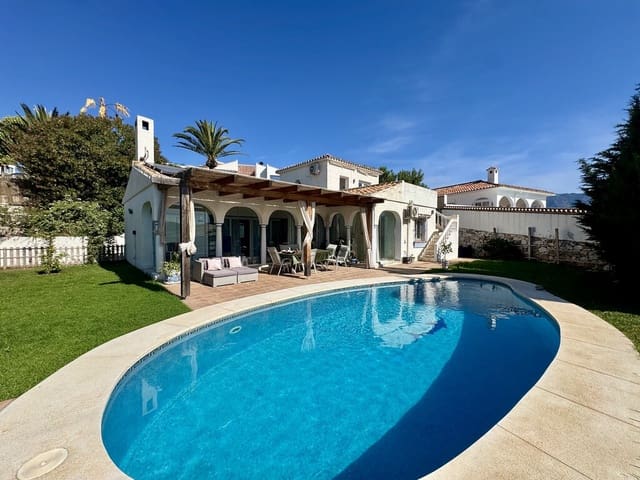 4 soveværelse Villa til salg i Mijas Costa, Mijas med swimmingpool garage - € 699.000 (Ref: 9838973)