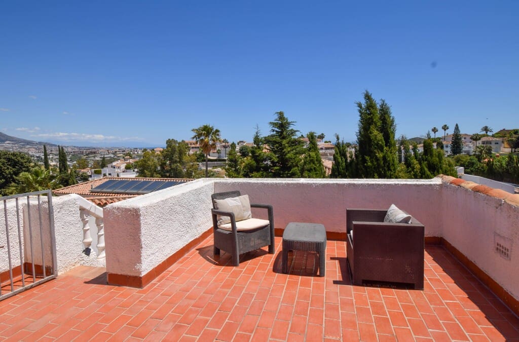 4 quarto Moradia para venda em Mijas Costa com piscina garagem - 699 000 € (Ref: 9838973)