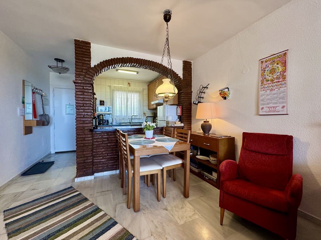 2 sypialnia Apartament na sprzedaż w Calahonda z basenem garażem - 325 000 € (Ref: 9939495)