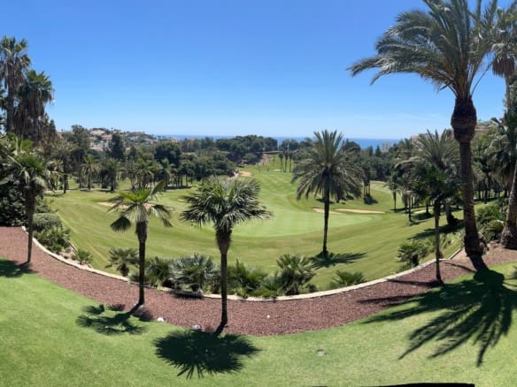 2 soverom Leilighet til salgs i Benalmadena med svømmebasseng garasje - € 460 000 (Ref: 9959326)