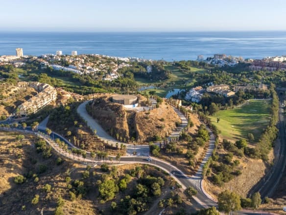 2 soverom Leilighet til salgs i Benalmádena med svømmebasseng garasje - € 460 000 (Ref: 9959326)