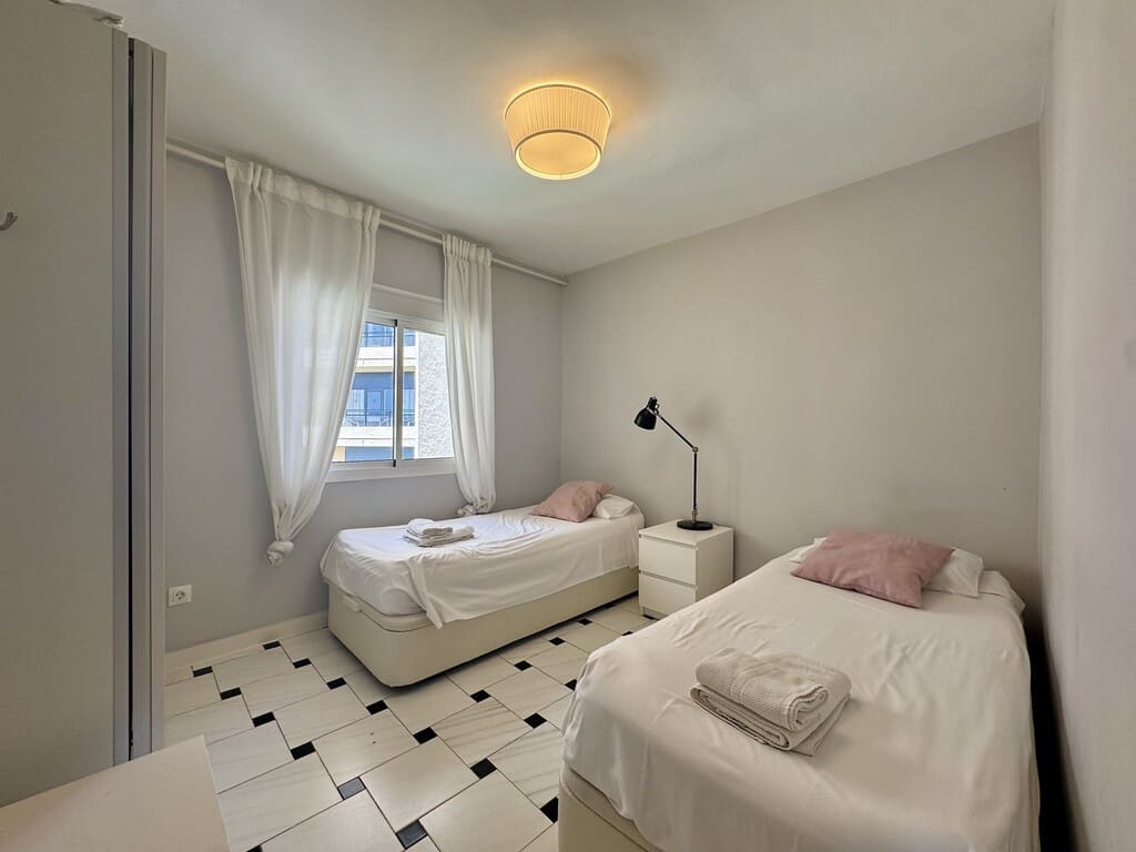 2 sypialnia Penthouse na sprzedaż w Carvajal z basenem - 399 000 € (Ref: 9972923)