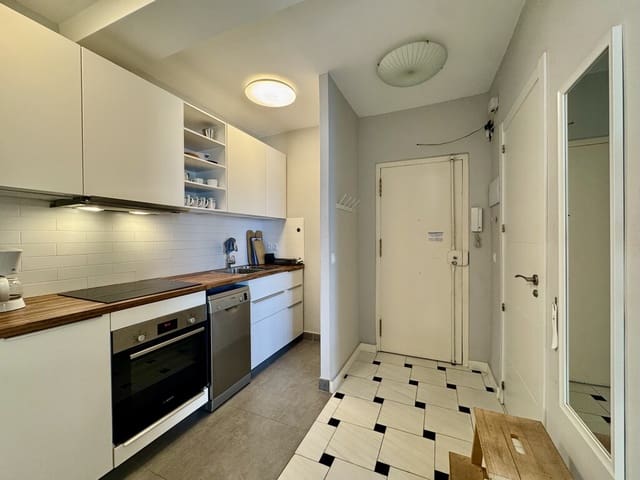 2 soveværelse Penthouse til salg i Carvajal, Fuengirola med swimmingpool - € 399.000 (Ref: 9972923)
