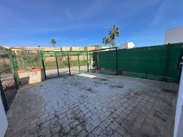 3 quarto Casa em Banda para venda em Cala d'en Bou, San Jose / Sant Josep de Sa Talaia com piscina garagem - 650 000 € (Ref: 10181657)